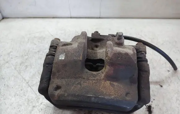 Volkswagen Amarok Front brake caliper