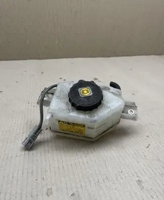 Toyota RAV 4 (XA40) Coolant expansion tank/reservoir