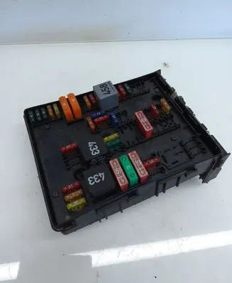 Volkswagen Touran I Fuse box set 1K0937805