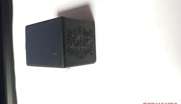 Volkswagen PASSAT B5 Other relay 431955531