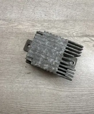 Mercedes-Benz A W168 Coolant fan relay A0275458032