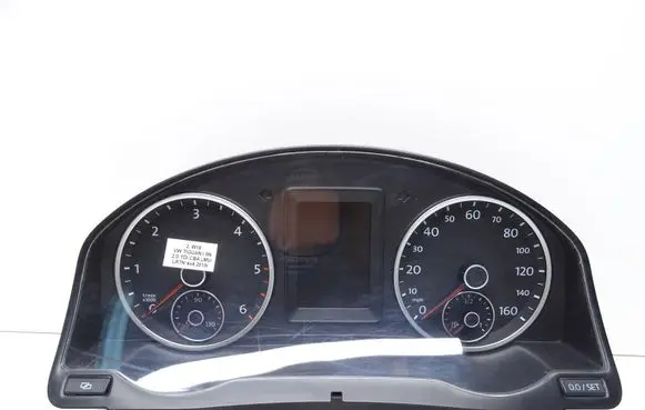 Volkswagen Tiguan Speedometer (instrument cluster) 5N0920971E