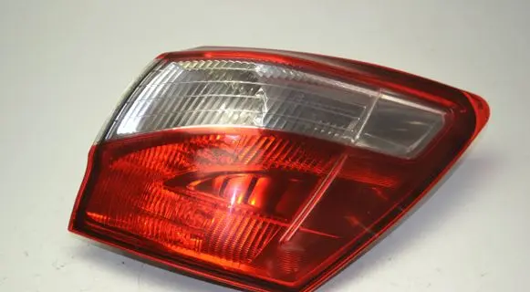 Nissan Qashqai Rear/tail lights 26550BR00A L90005625