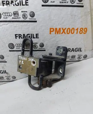 Volkswagen Touran I Front door lower hinge 1234