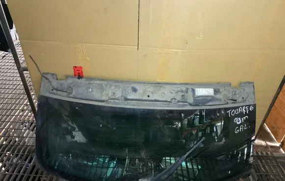 Volkswagen Touareg I Rear windscreen/windshield window 7L6845211