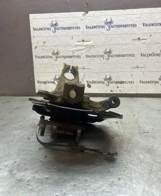 Front wheel hub