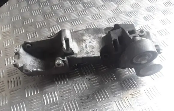 Renault Laguna III Generator/alternator bracket 8200527320