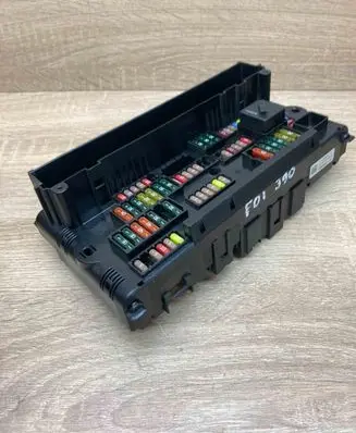 BMW 7 F01 F02 F03 F04 Fuse module 9234421 17033442
