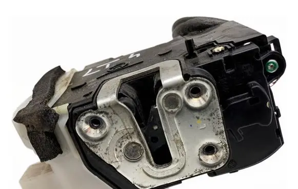 Hyundai ix35 Rear door lock 814102Y01