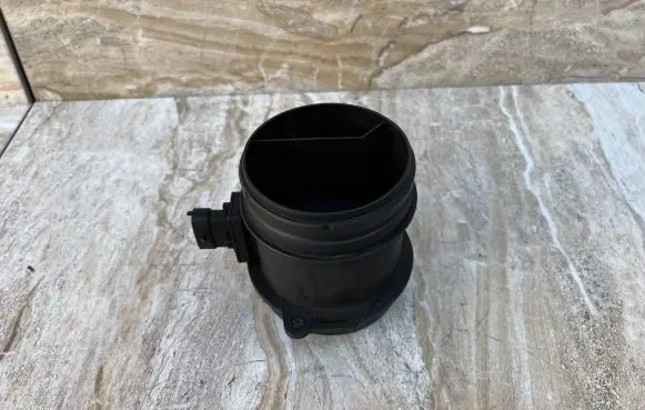 Maserati Ghibli Mass air flow meter 670005091 0281006348