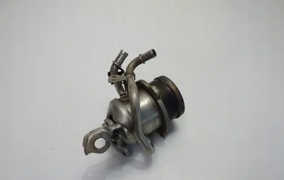 Mercedes-Benz Vito Viano W447 EGR valve cooler 147357337R