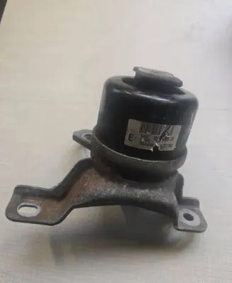 Engine mount bracket
