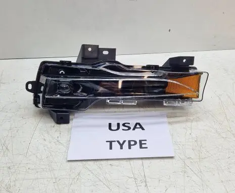 Tesla Model 3 Front fog light 107739100E 107739100 1077391