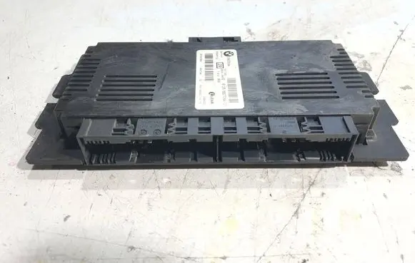 BMW 3 E90 E91 Light module LCM 6827064 537001889 4047146
