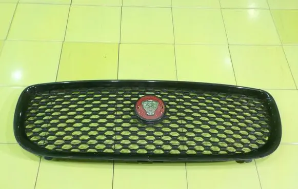 Jaguar XE Front bumper upper radiator grill X7M018K28AA