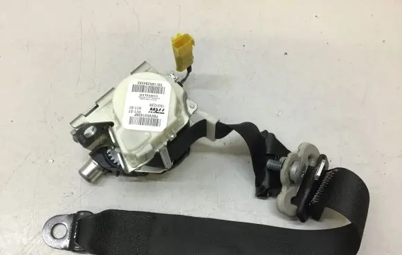 Chrysler Town & Country V Front seatbelt P0ZV691X9AF P34085068A 162123R