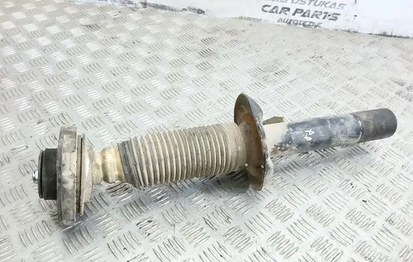 Volkswagen PASSAT B6 Front shock absorber/damper