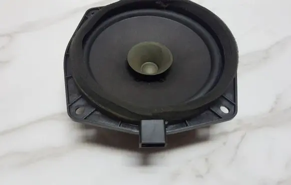 Mitsubishi Pajero Front door speaker MR301667