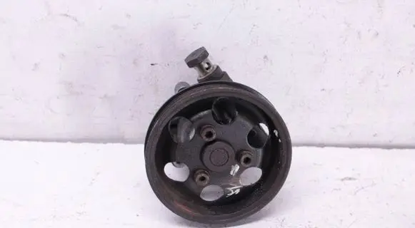 Volkswagen PASSAT B5 Power steering pump 8D0145156L 058145255E