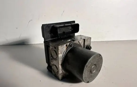 BMW 5 E60 E61 ABS Pump 6758743 0265234134