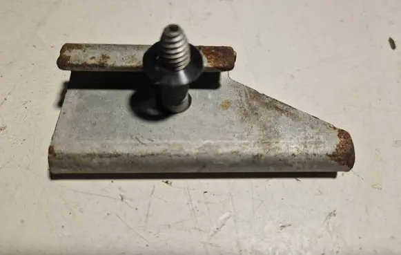 Battery bracket