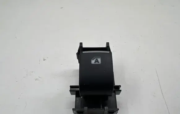 Toyota C-HR I Electric window control switch 193170