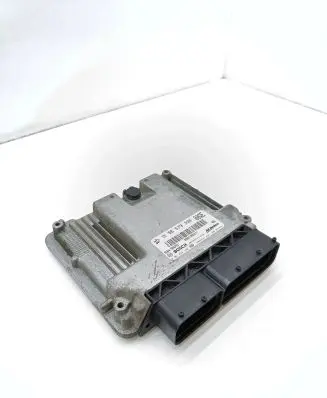 Opel Insignia A Engine control unit/module 55573330