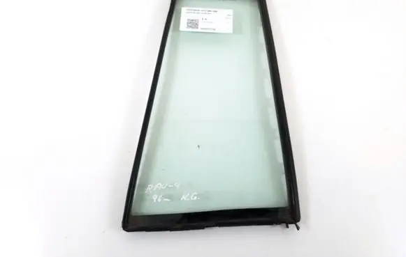 Toyota RAV 4 (XA10) Rear vent window glass 