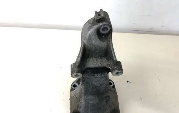 Mercedes-Benz E W211 Engine mounting bracket A6112230704