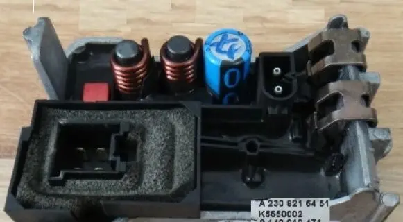 Mercedes-Benz C W203 Fan control module 3248541