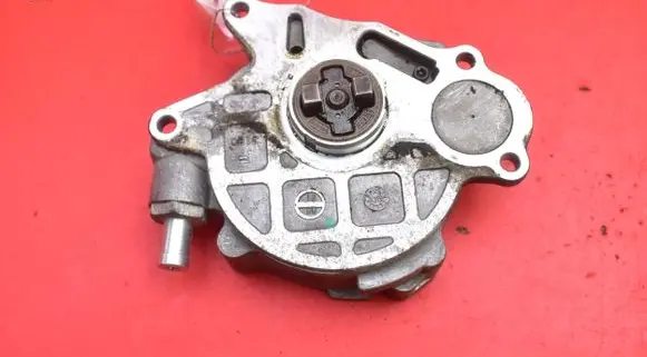 Audi A4 S4 B8 8K Vacuum pump 03L145100