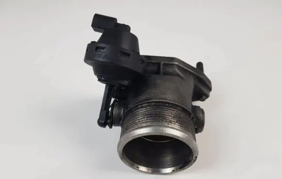 Audi A4 S4 B6 8E 8H Throttle valve 8E0145950