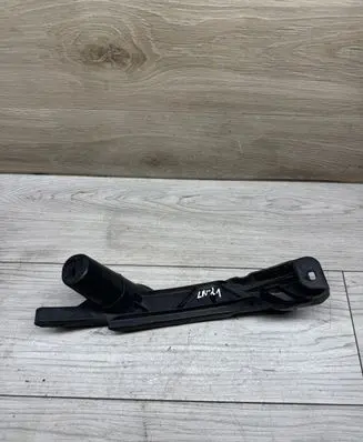 Volkswagen Golf V Front bumper mounting bracket 1K0807890A