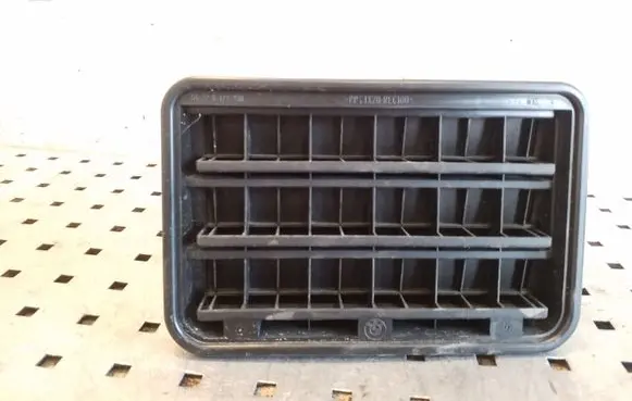 BMW X5 E53 Quarter panel pressure vent 