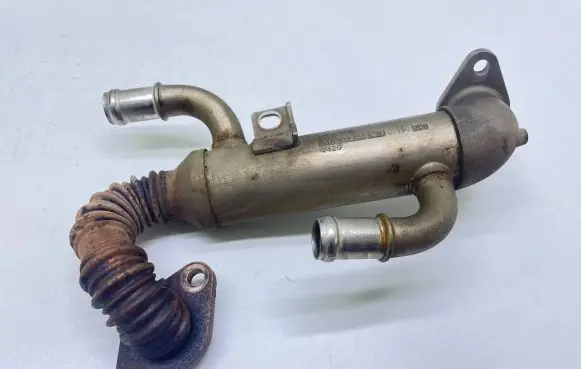 Skoda Fabia Mk2 (5J) EGR valve cooler 045131513L