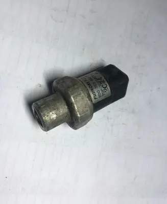 Skoda Superb B5 (3U) Air conditioning (A/C) pressure sensor 8D0959482B