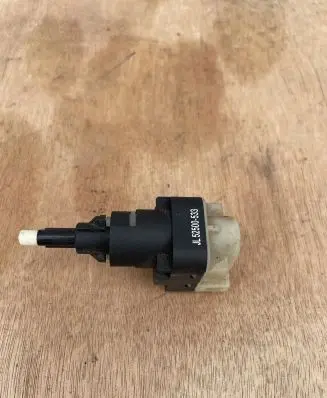 Audi A6 S6 C5 4B Brake pedal sensor switch JL52500533 52500533