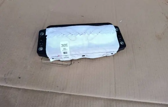 Skoda Octavia Mk4 Passenger airbag 5E3880204G 1004053