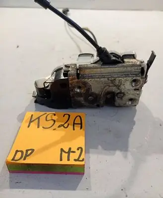 Renault Megane I Front door lock 7700842247