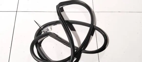 Mazda CX-7 Rubber seal rear door 