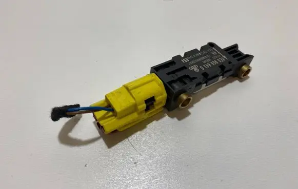 Audi A4 S4 B7 8E 8H Airbag deployment crash/impact sensor 8E0959643B