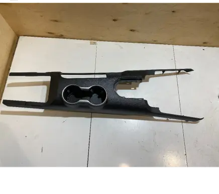 Ford Mustang VI Center console FR3B63044E50A