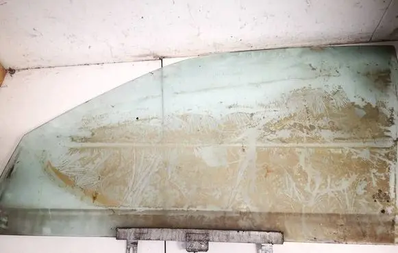 Volkswagen PASSAT B3 Front door window glass four-door as2
