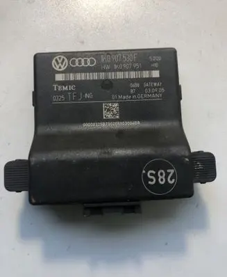 Volkswagen Golf Plus Gateway control module 1K0907530F