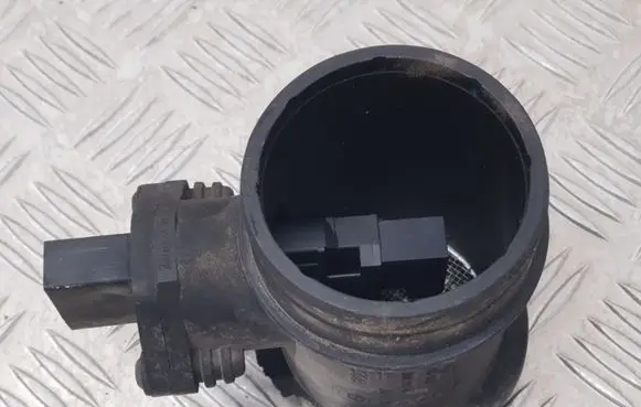Volkswagen PASSAT B5 Mass air flow meter 0281002216 028906461