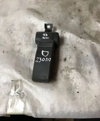 Audi Q3 8U Front door check strap stopper 8u0837267