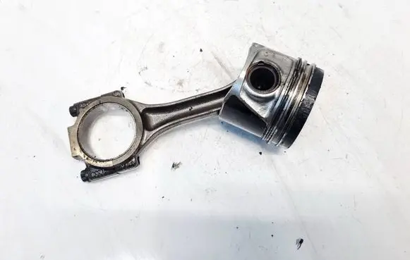 Skoda Octavia Mk2 (1Z) Piston with connecting rod 038J