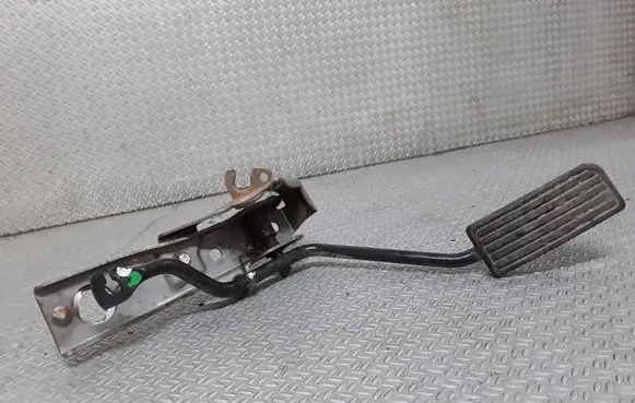 Honda FR-V Accelerator throttle pedal