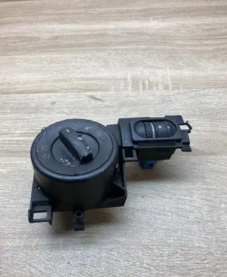 Volkswagen Touareg I Light switch 7L6858903T