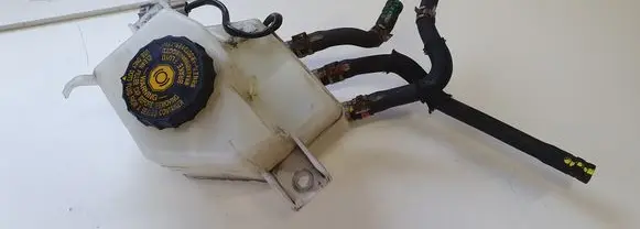 Toyota Auris E180 Brake fluid reservoir 